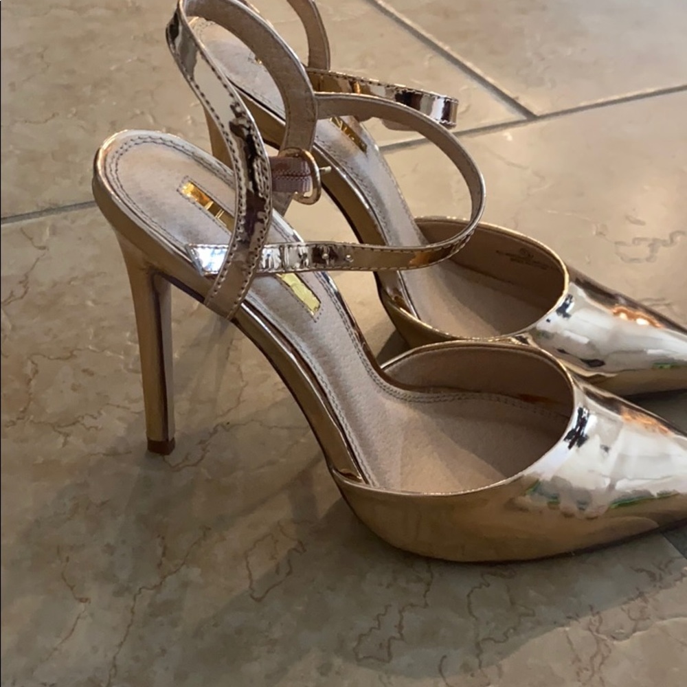 Metallic gold heels - Picture 2 of 4